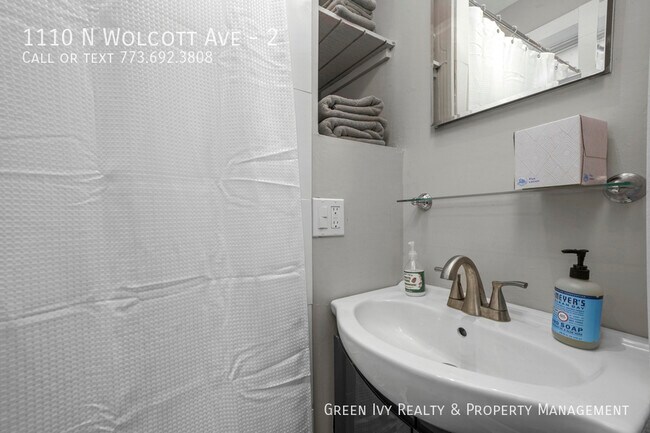 Building Photo - 1110 N Wolcott Ave
