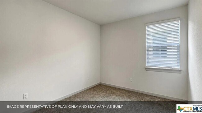 Building Photo - 325 Fairfax Ave