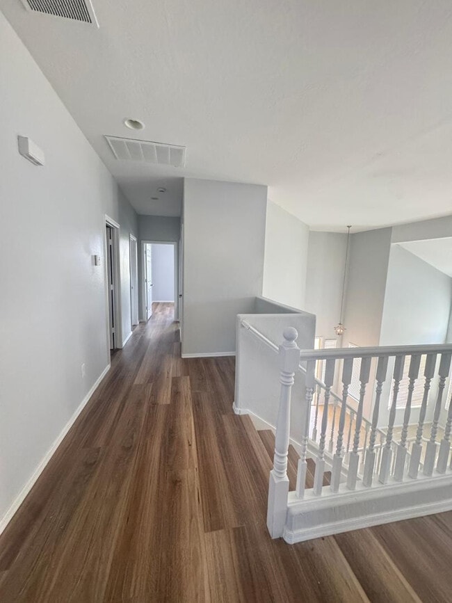 Building Photo - 4610 W Dunbar Dr