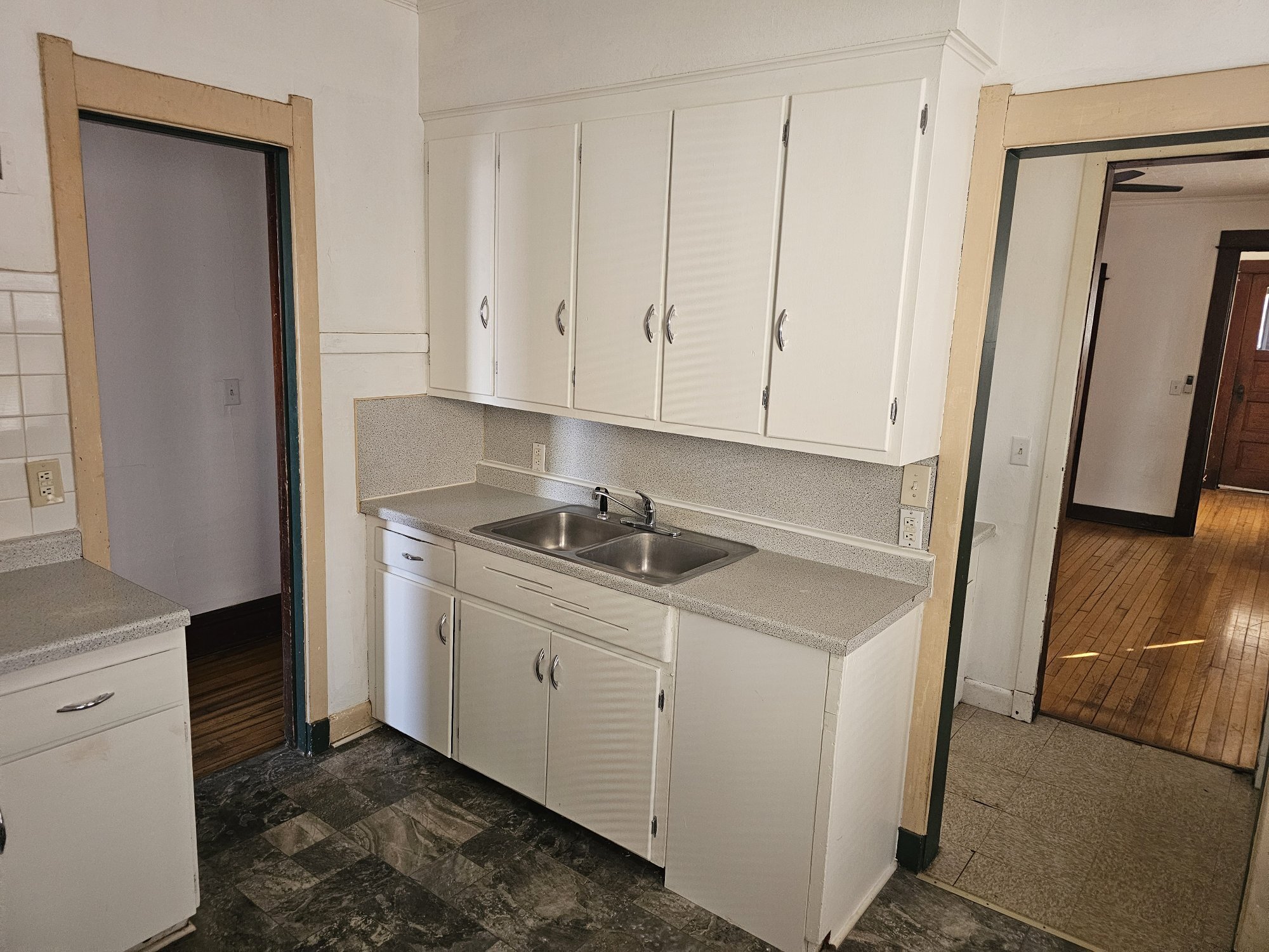 kitchen - 127 N Franklin St