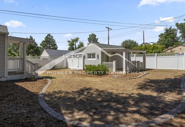 Building Photo - Charming Bungalow in Patty Jewett Neighborhood! 3bed, 2 bath, Enclosed yard, 1 car garage, carport