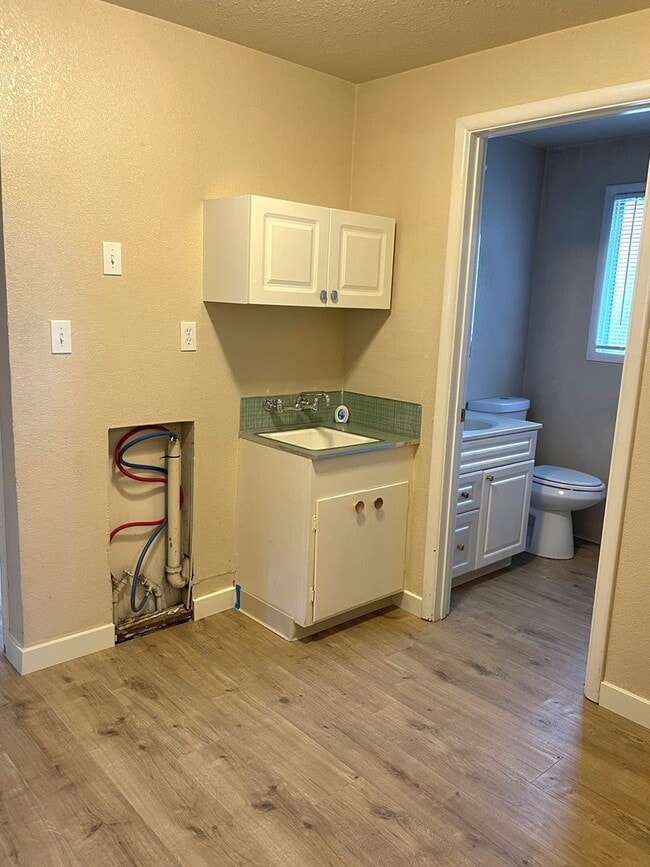 Building Photo - 2 Bdrm, 1 bath, 832sf home in Spanaway