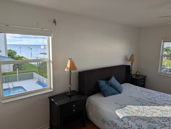 Building Photo - 130 Breakers Ct