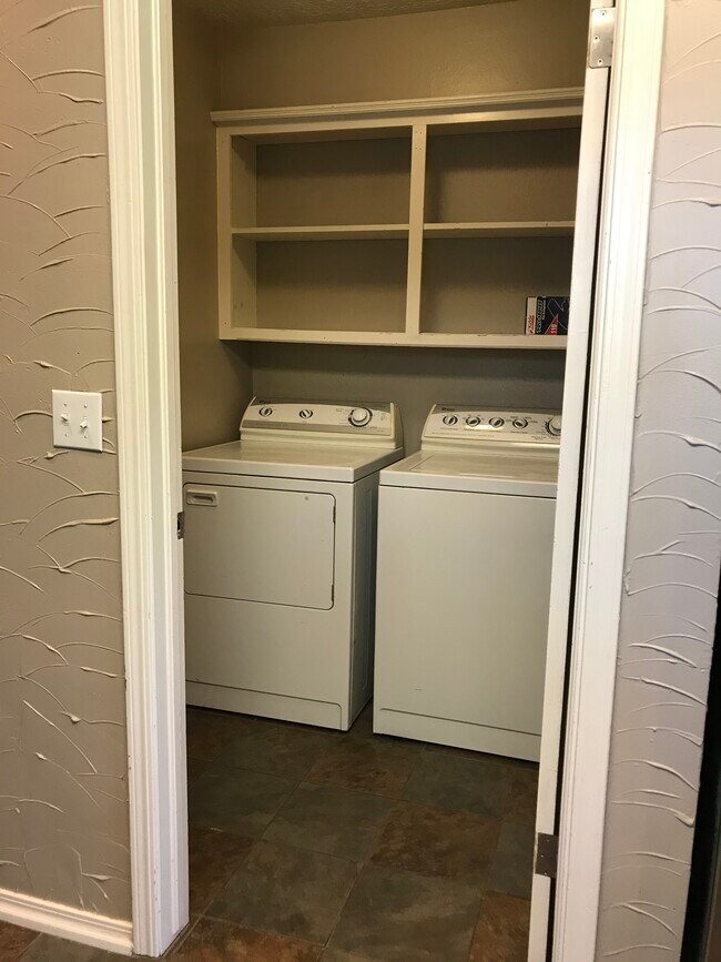 Building Photo - 2349 Houston Avenue