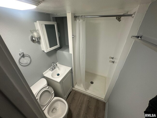 Building Photo - 1808 W Fredonia Ave