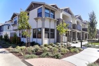 Building Photo - Gorgeous Townhome in Fremont's Niles Neigh...
