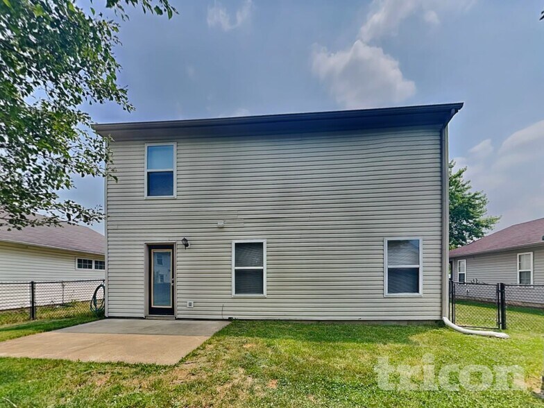 Building Photo - 1726 Farm Meadow Dr