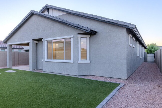 Building Photo - 9701 E Spiral Ave