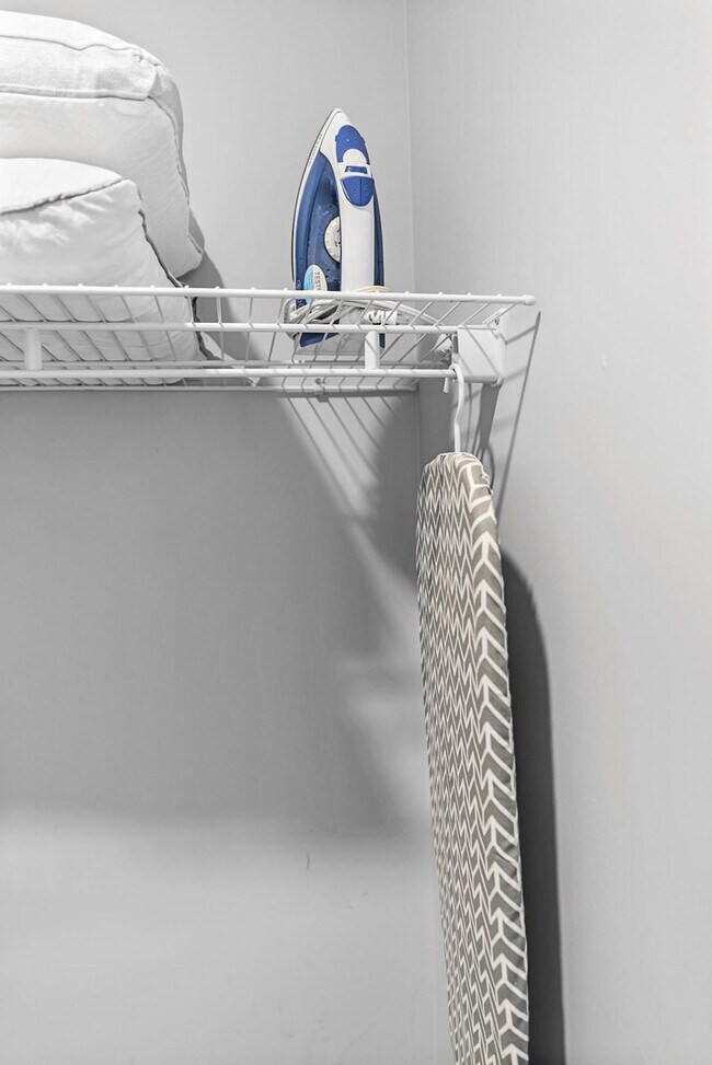 Building Photo - 95 Broadway-SI ID1240304P