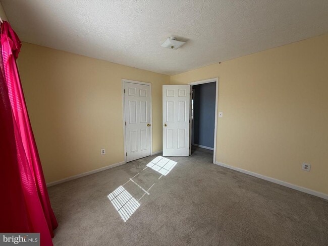 Building Photo - 104 New Kent Ct