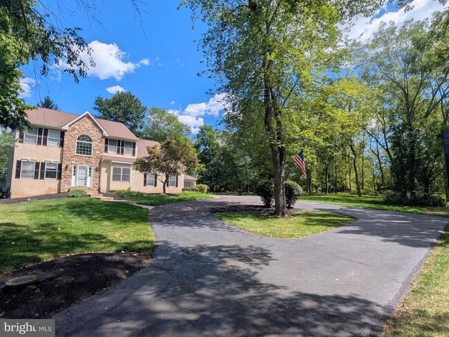 Building Photo - 114 Lenape Dr