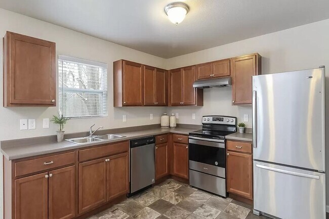 Building Photo - Immediate Occupancy Available!