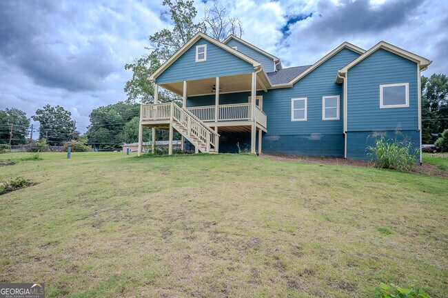 Building Photo - 1993 Reynolds Dr SW