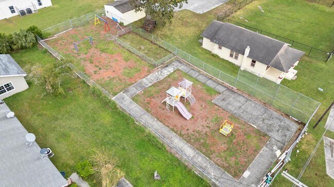 Building Photo - 926 Quincy St