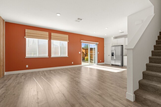 Building Photo - The Birch - - 3 Bedroom, 2.5 Bath single f...