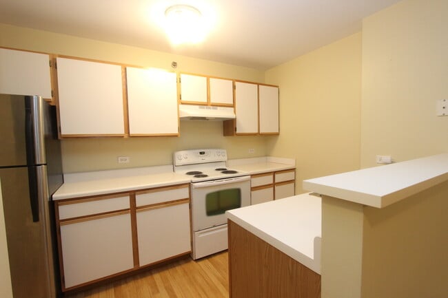 Building Photo - 430 Cunat Blvd