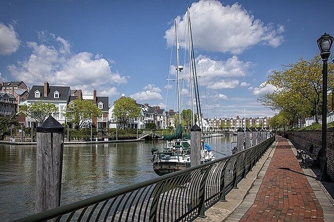 Boat Dock - 15 Freedomway