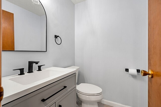 Building Photo - 206 Cardinal Ln