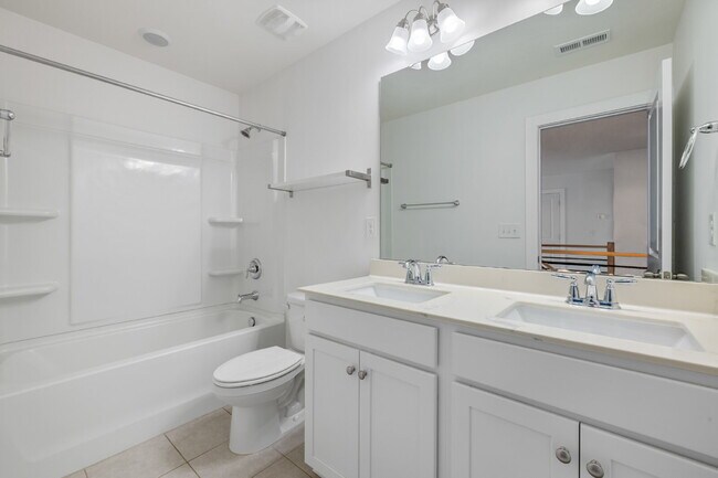 Building Photo - Spacious 5 Bedroom 3 Bath Home in highly sought after Walnut Creek!