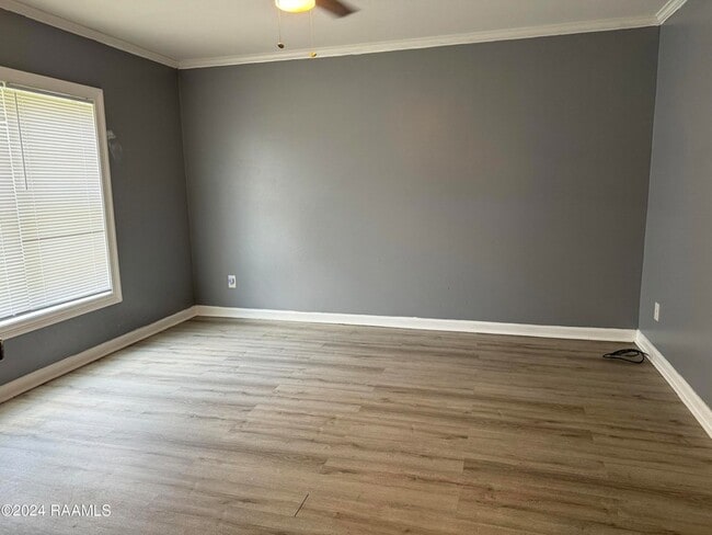 Building Photo - 528 Laurel St