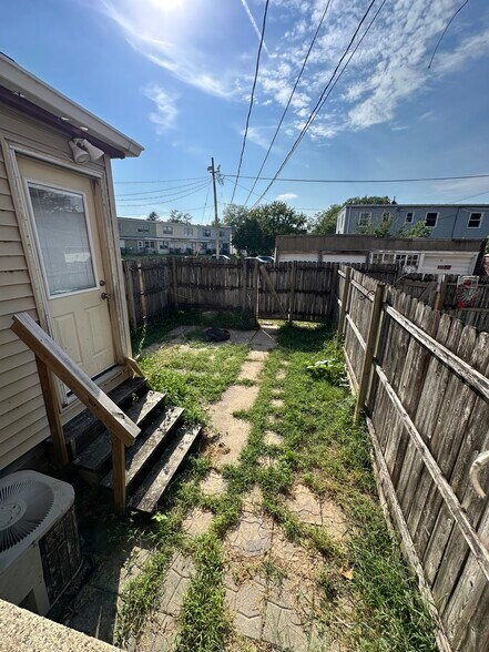 Building Photo - 432 Belmont Ave