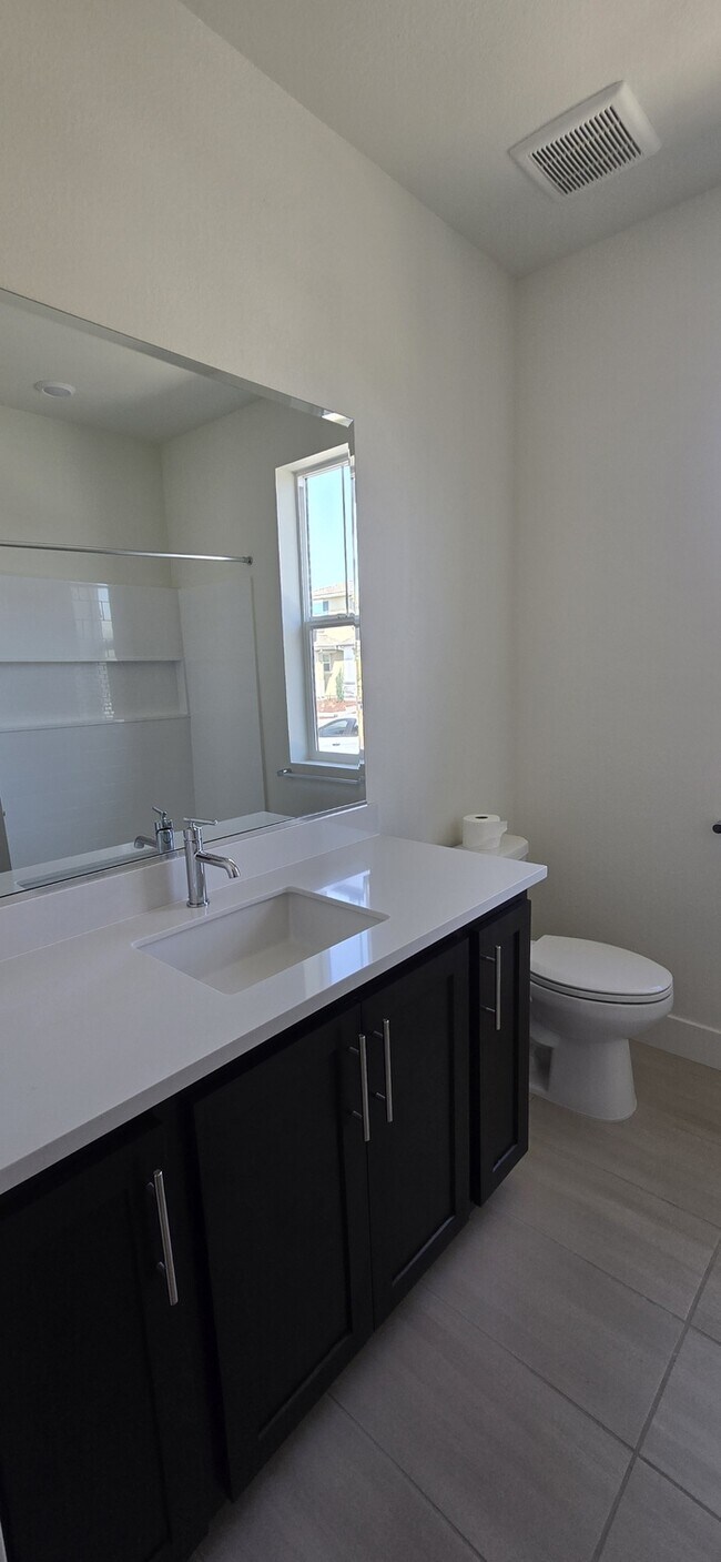 Building Photo - Brand New 2025 Solar-Powered 4 Bed, 3 Bath...