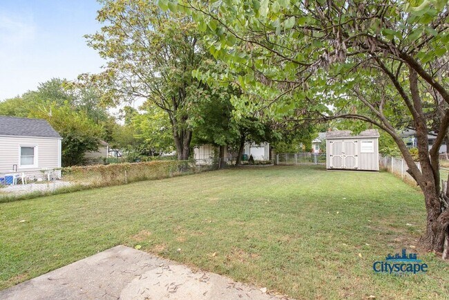 Building Photo - Adorable Bungalow in the heart of Randolph...