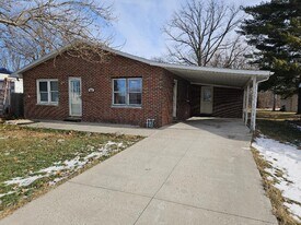 Building Photo - 416 Erie St