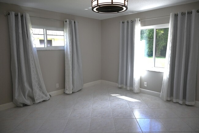 Building Photo - 9746 Lancaster Pl