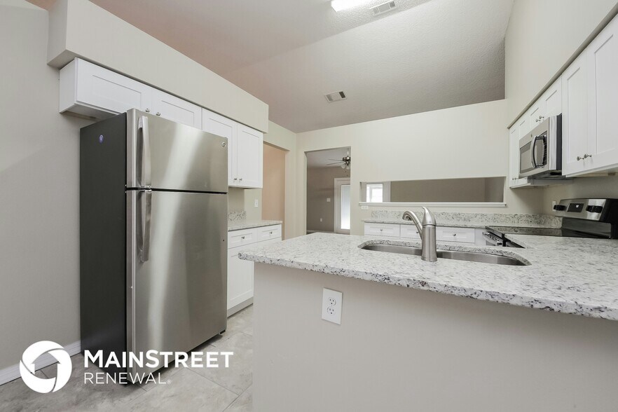 Building Photo - 945 Delano Ct