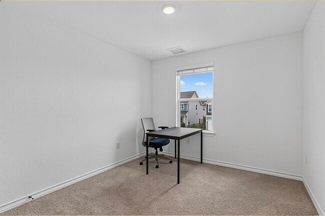 Building Photo - 2911 St Regis Dr