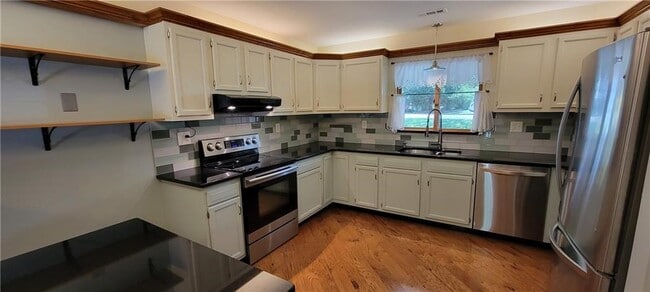 Building Photo - 5210 Fairlake Ln