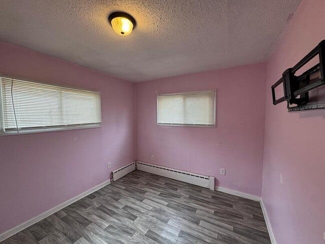 Building Photo - 8693 Paige Ave