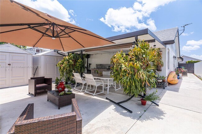 Building Photo - 6931 SW 154th Ct
