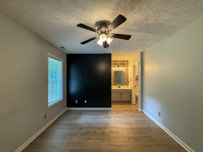 Building Photo - Cute 3 Bed 2 Bath Home in Spring Lake