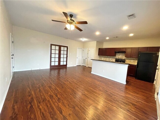 Building Photo - 1915 Dartmouth St