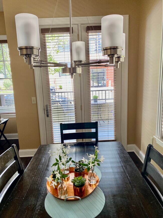 Building Photo - 30 Whistler Ct