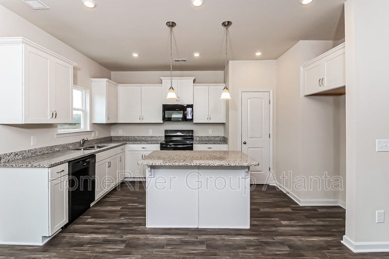 Building Photo - 21 Thacker Trl