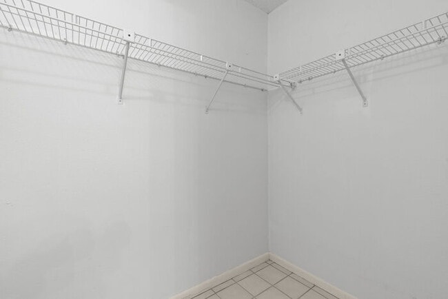 Building Photo - Condo For Rent on ST PETE BEACH!