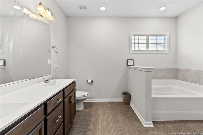 Building Photo - 516 Loom Dr