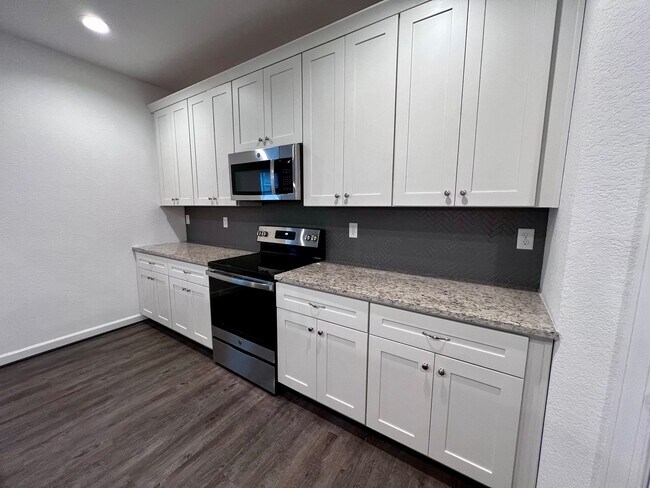 Building Photo - 2542 Fieldsway Dr
