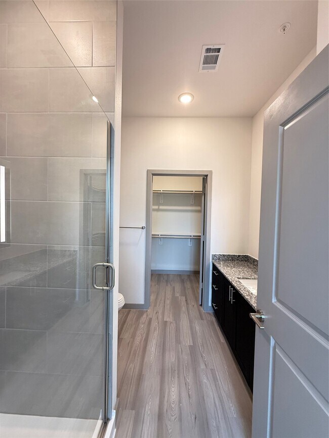 Building Photo - 11604 Stonehollow Dr