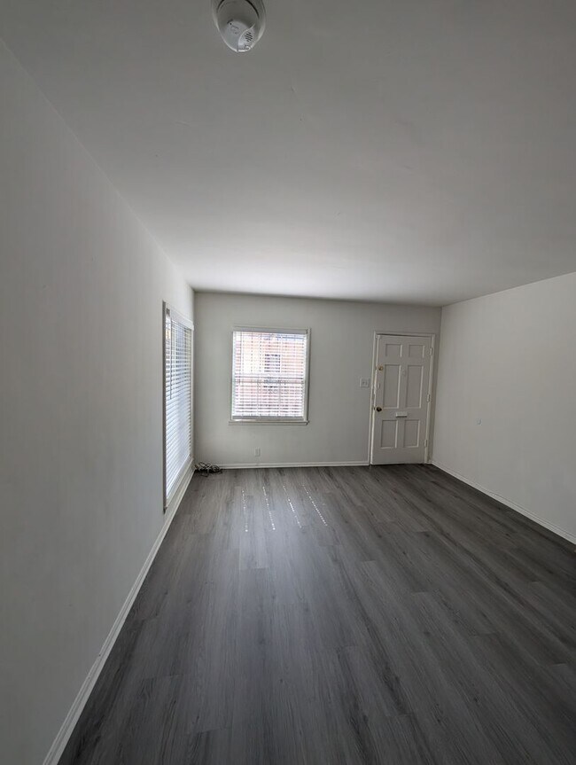 Building Photo - 2783 W 27th St