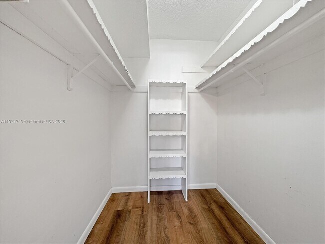 Building Photo - 2200 E Hallandale Beach Blvd