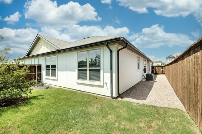 Building Photo - 438 Parkline Dr