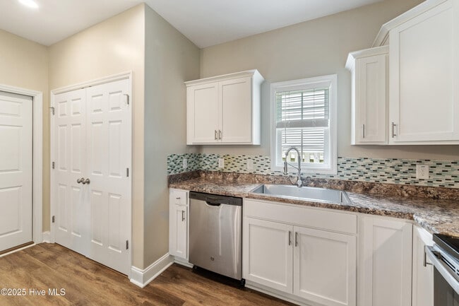 Building Photo - 428 Ridgeway Dr