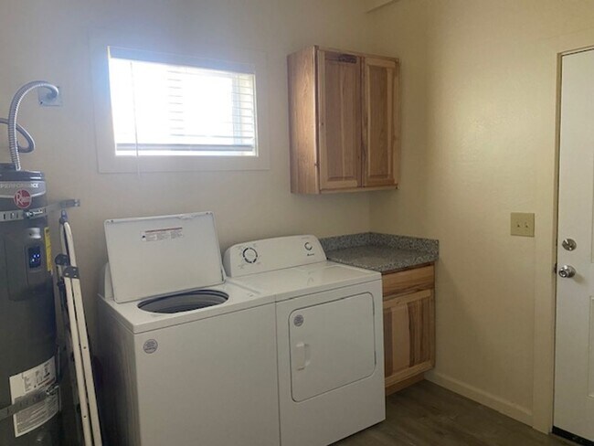 Building Photo - P0148 - 423 Berrydale***