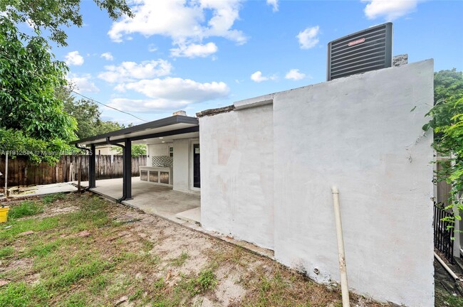 Building Photo - 1835 NW 85th St