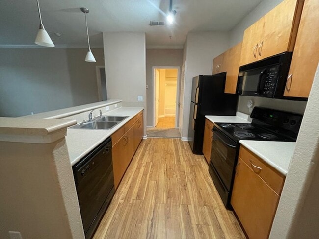 Building Photo - Gardens of Bridgehampton - 1 bed - 1 bath