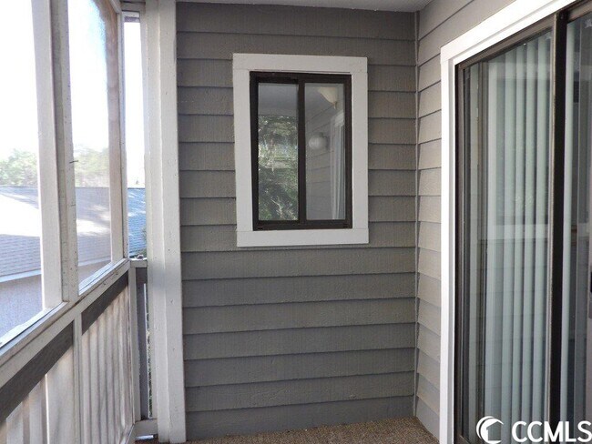 Building Photo - 10166 Beach Dr SW